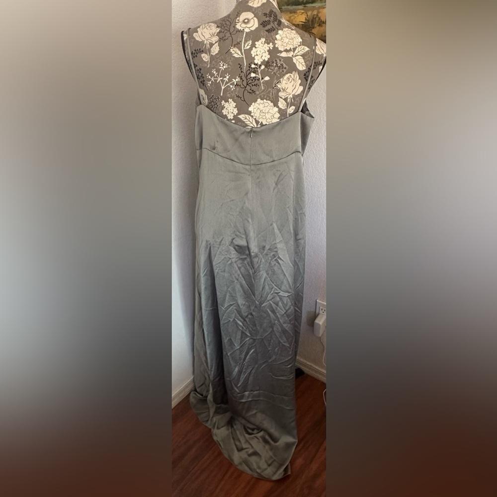Jenny Yoo Addison dress in sage green - Size 16 - Picture 3 of 8